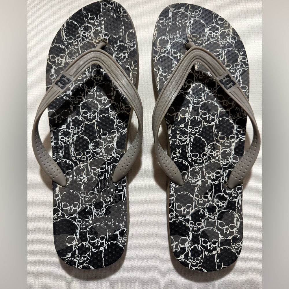 Mens DC Skull Flip Flops Size Large 12-13
